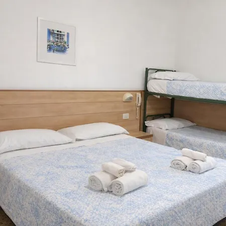 Brezza Nuova Gestione ホテル 3*